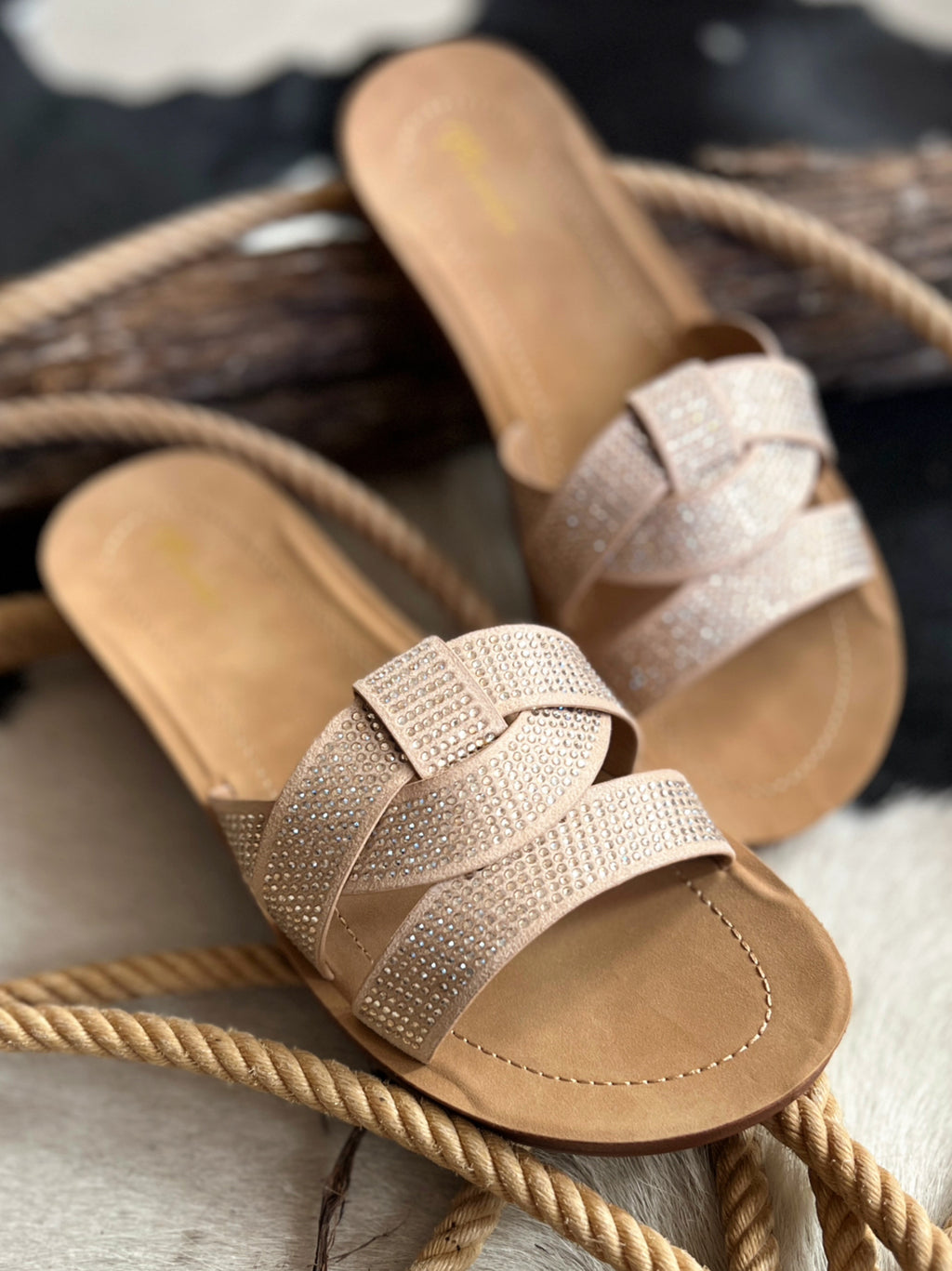 Cindy Sparkly Nude Slides | shirtandskin