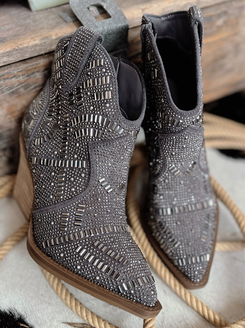 One Day Grey Maze of Life Boots | shirtandskin